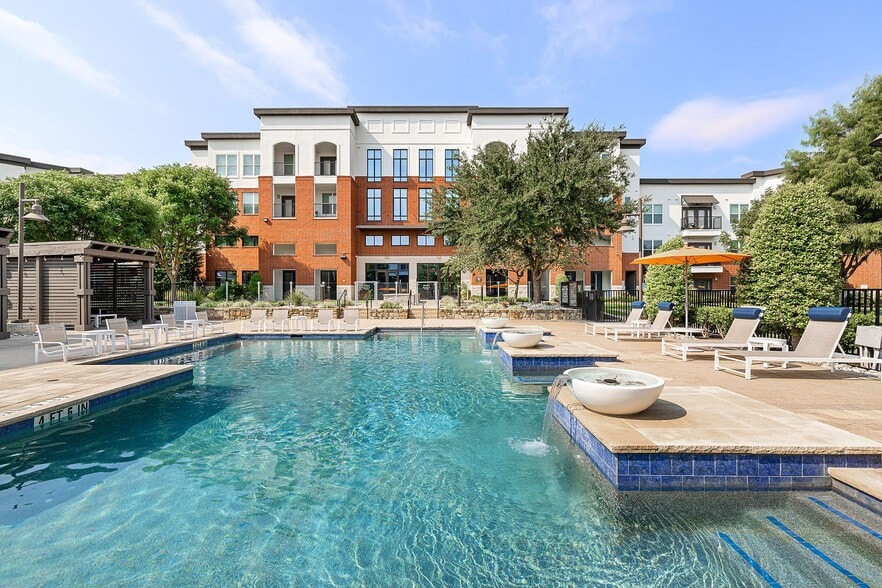 More Photos Of 380 Vista Court Dr, Plano Apartments For Lease