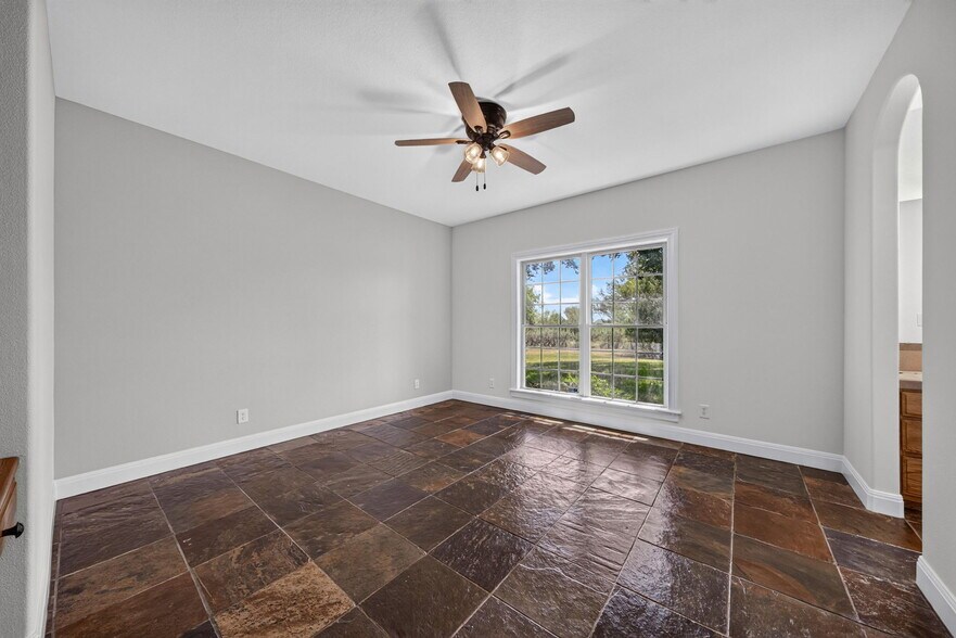 More Photos Of 2234 Highway 90 w, Castroville Flex For Sale