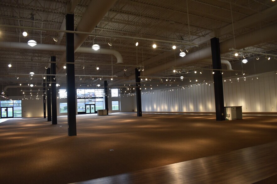 More Photos Of 10777 W 6th Ave, Lakewood Storefront For Lease