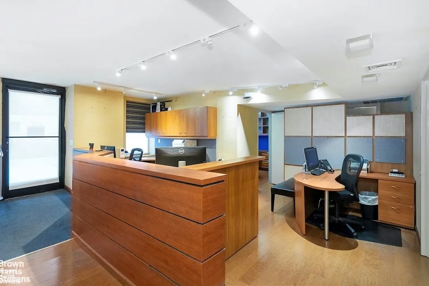 More Photos Of 520 E 72nd St, New York Apartments For Sale