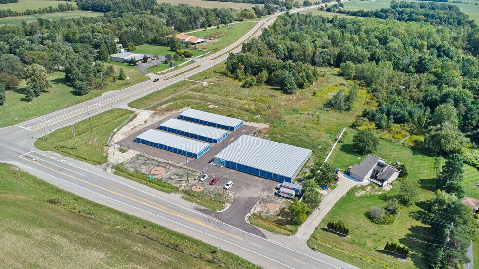 More Photos Of 2011 S Sheridan Rd, Lennon Specialty For Sale