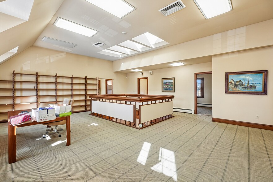 More Photos Of 37 Park Ave, Lyndhurst Office For Sale