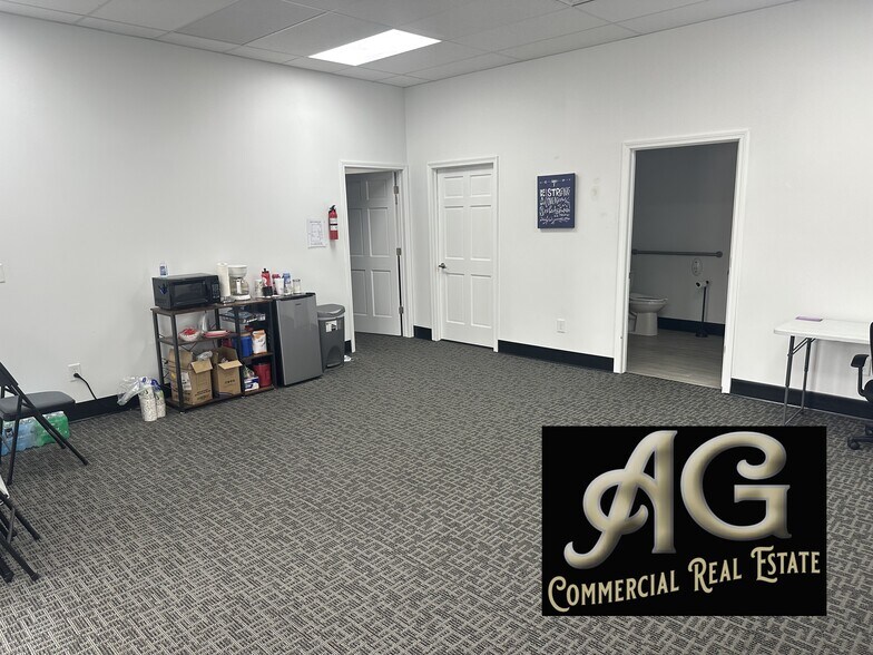 Primary Photo Of 215 W Chicago St, Lebanon Office For Lease