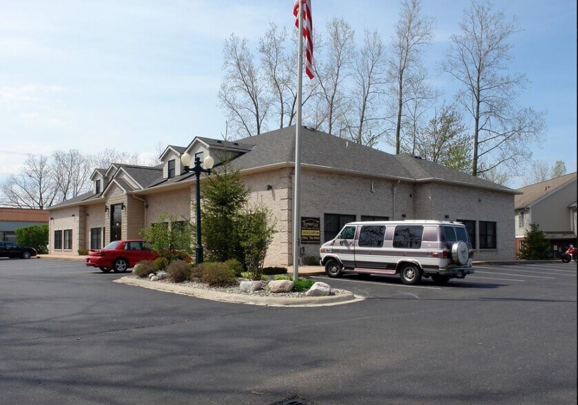 More Photos Of 8155 Annsbury Dr, Utica Office For Lease
