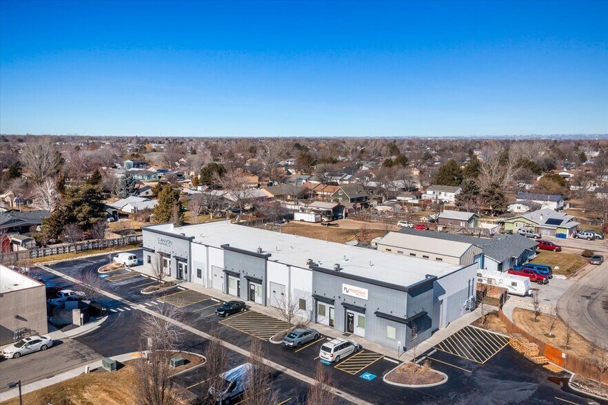 Primary Photo Of 1270-1300 E Fairview Ave, Meridian Light Distribution For Sale