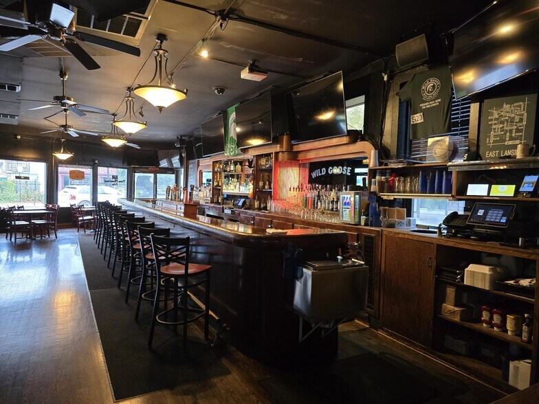 More Photos Of 4263 Lincoln Ave, Chicago Restaurant For Lease