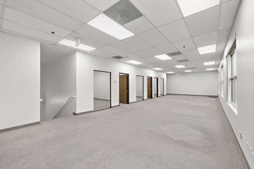 More Photos Of 32 Mauchly, Irvine Manufacturing For Sale