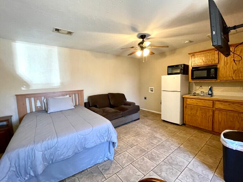 More Photos Of 2116 Highway 77 S, Davis Trailer Camper Park For Sale