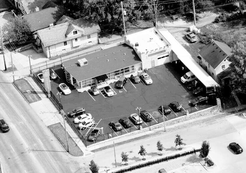 More Photos Of 1109-1111 Westport Rd, Kansas City Auto Dealership For Sale