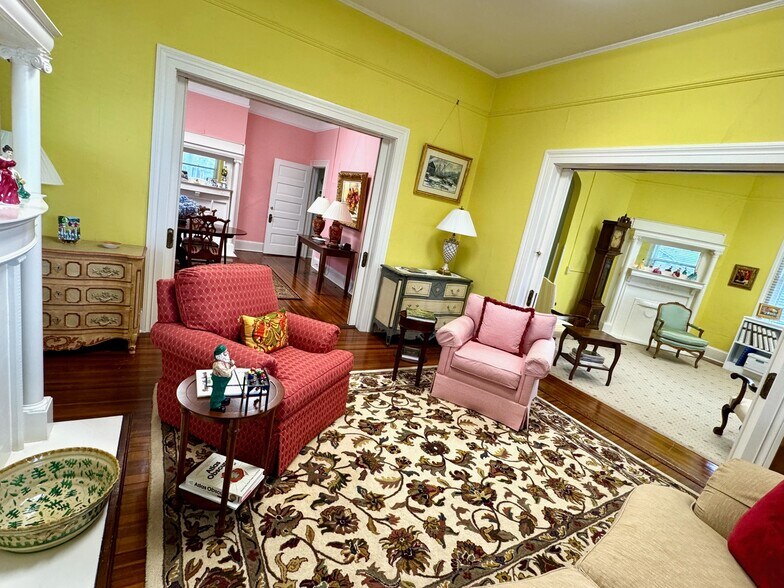 More Photos Of 424 Green St, Gainesville Office Residential For Sale
