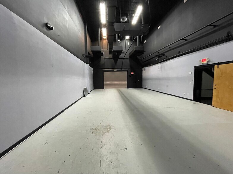 More Photos Of 1700 35th St, Orlando Warehouse For Lease