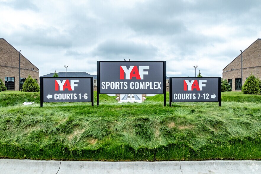 More Photos Of 2045 SE Glacier Trail, Waukee Sports And Entertainment For Sale