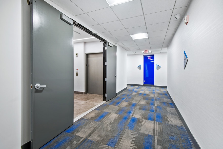 More Photos Of 9301 Oakdale Ave, Chatsworth Office For Lease