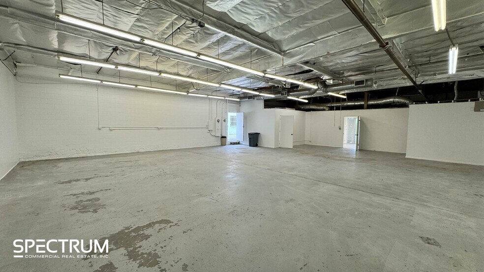 More Photos Of 8755 Remmet Ave, Canoga Park Warehouse For Lease