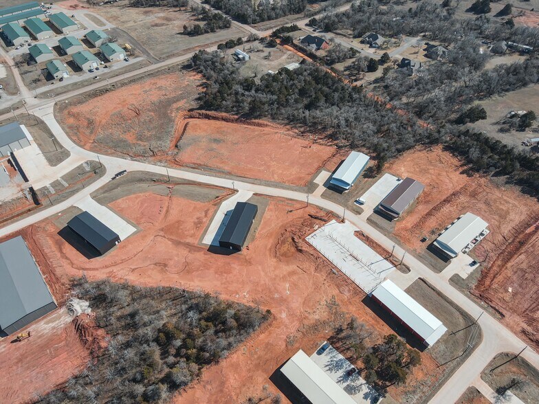 More Photos Of 451 Koloa Ave, Edmond Manufacturing For Sale