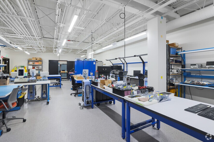 More Photos Of 34 Commerce Way, Woburn Research And Development For Lease