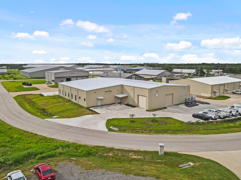 More Photos Of 5998 Imperial Loop, College Station Flex For Sale