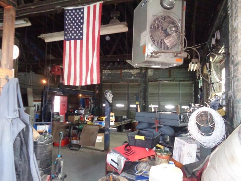 More Photos Of 2958 Narragansett ave, Chicago Industrial For Sale