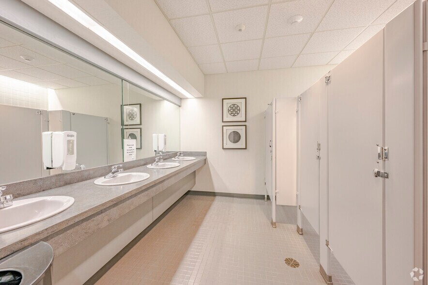 More Photos Of 22 Waterville Rd, Avon Medical For Sale