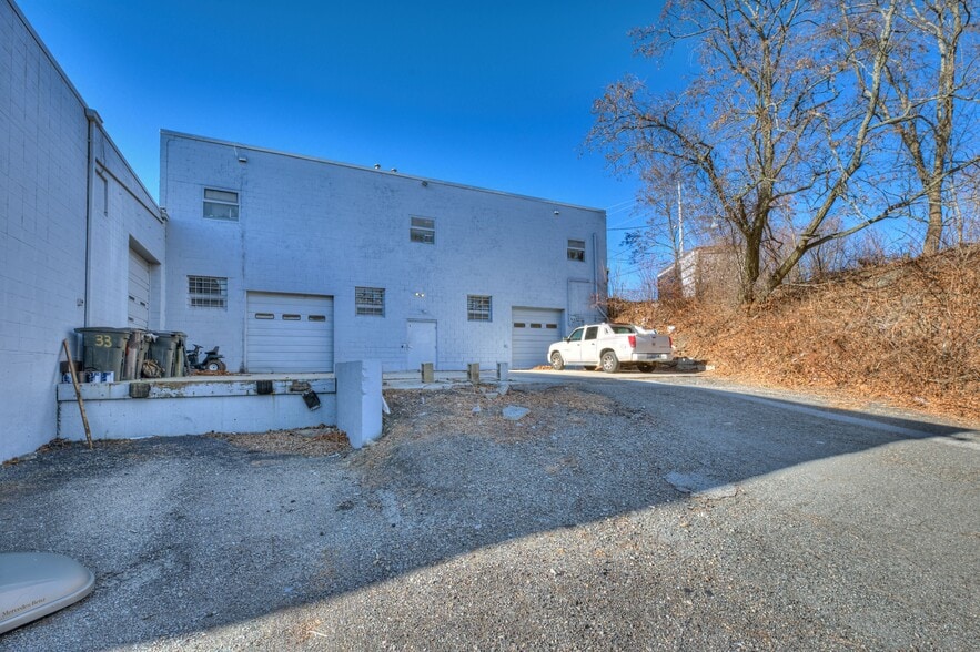 More Photos Of 555 Atwood Ave, Cranston Restaurant For Lease