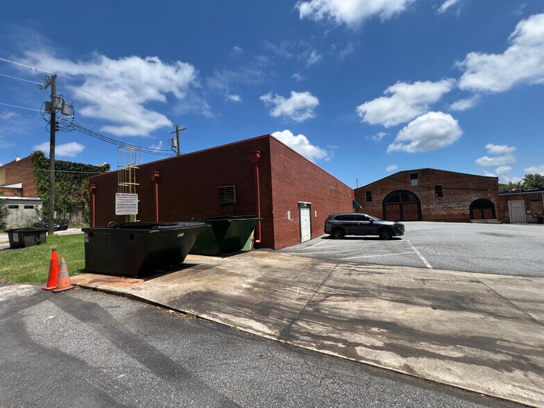 More Photos Of 110-112 Trinity St, Abbeville Storefront For Sale