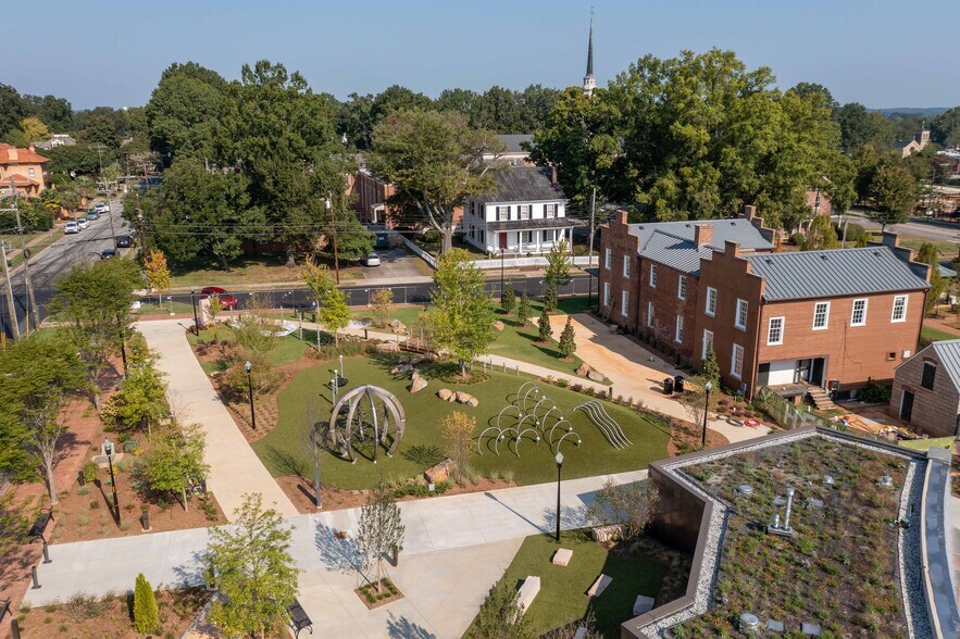 More Photos Of 115 S Jackson St, Salisbury Restaurant For Lease