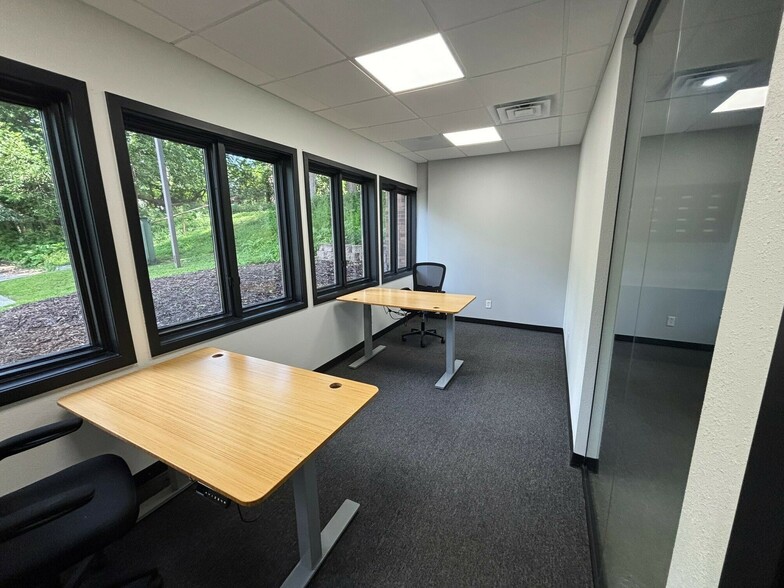 More Photos Of 7177 Hickman Rd, Urbandale Office For Sale