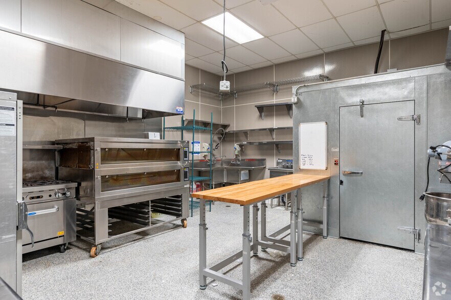 More Photos Of 3212 E Olympic Blvd, Los Angeles Restaurant For Lease