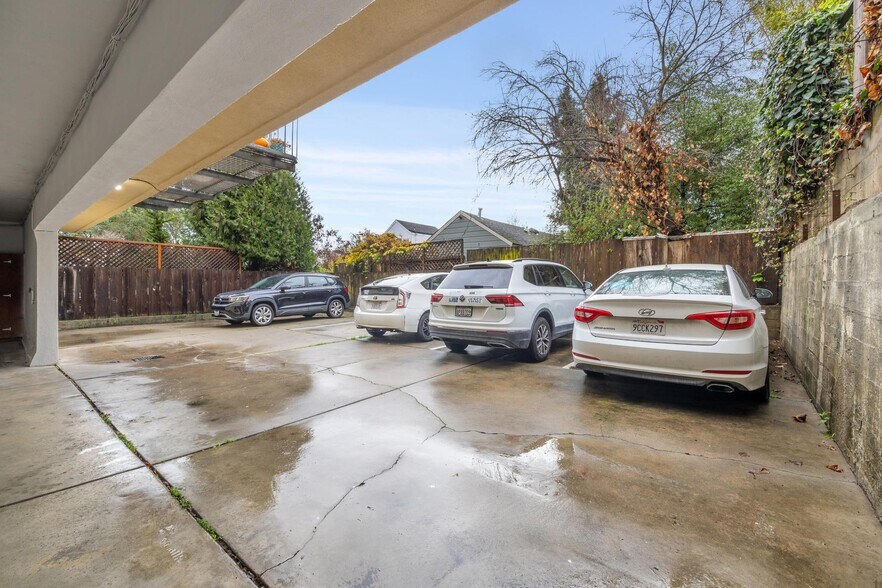 More Photos Of 237 Cumberland St, San Francisco Multifamily For Sale