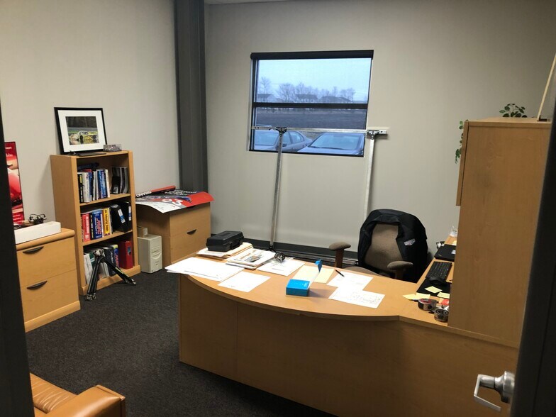 More Photos Of 114 Venture Dr, Pataskala Warehouse For Lease