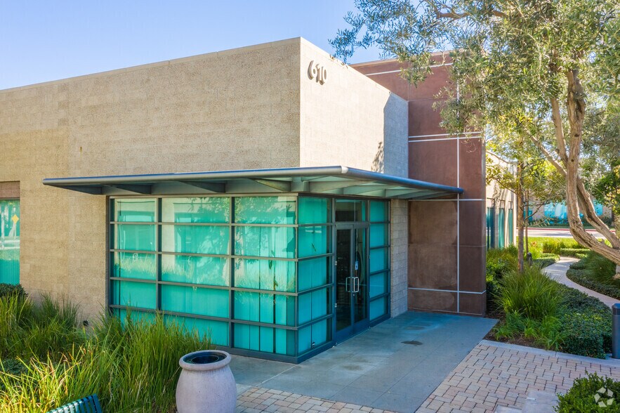 More Photos Of 610 Roosevelt Ave, Irvine Office For Lease