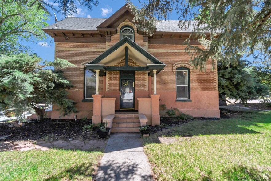 Primary Photo Of 310 N Main St, Monroe Hotel For Sale