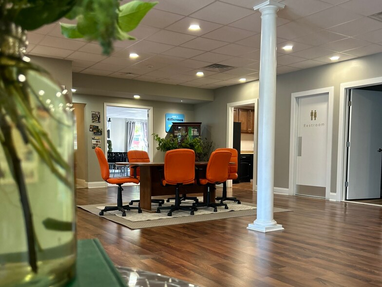 More Photos Of 111 Centerville Rd, Lancaster Office For Lease