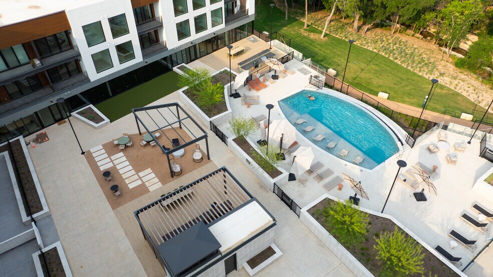 More Photos Of 2209 S First St, Austin Apartments For Sale