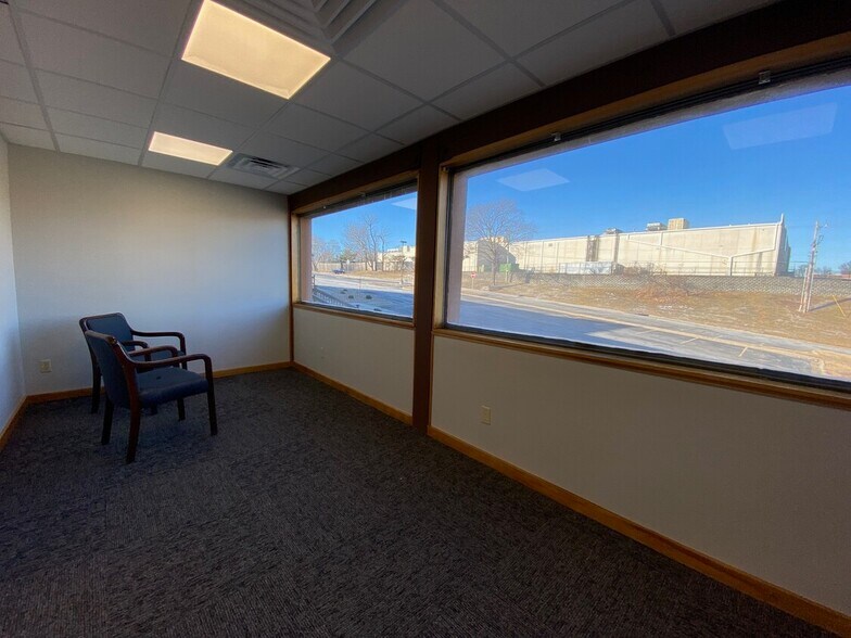 More Photos Of 14401 E 42nd St, Independence Unknown For Lease