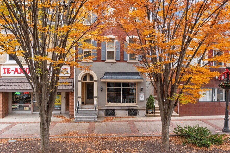 More Photos Of 962 W Hamilton St, Allentown Storefront Retail Residential For Lease