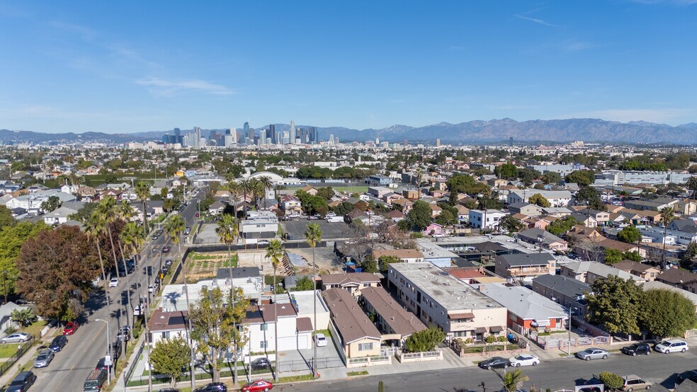 More Photos Of 871 E 49th St, Los Angeles Apartments For Sale