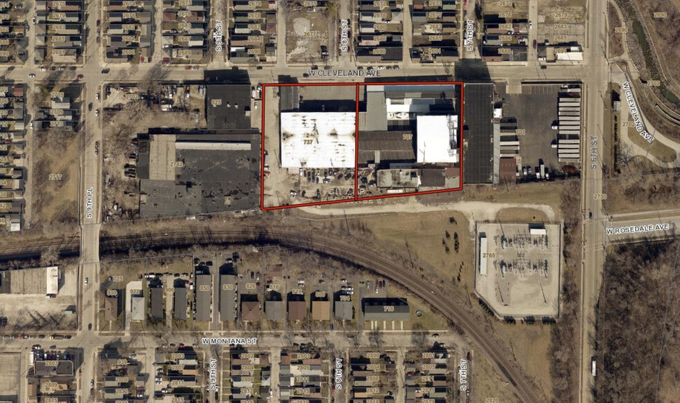 More Photos Of 737 W Cleveland St, Milwaukee Warehouse For Lease