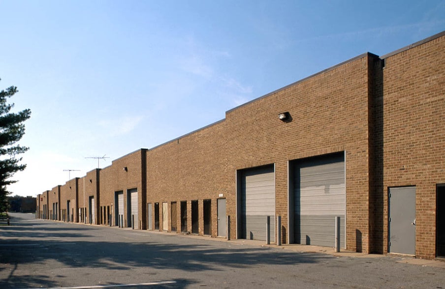 More Photos Of 7942 Angus Ct, Springfield Warehouse For Lease