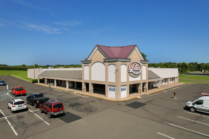 Primary Photo Of 841 Gravel Pike, Collegeville Supermarket For Lease