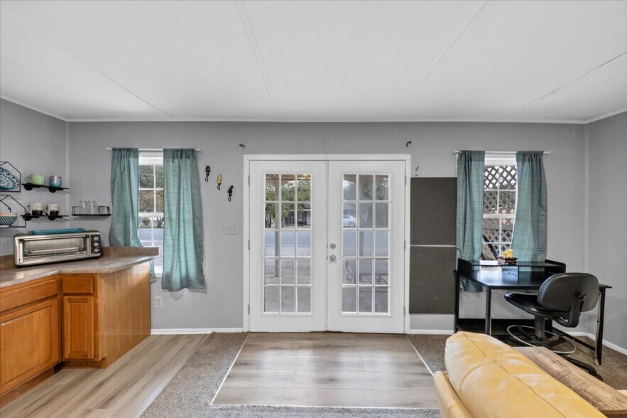 More Photos Of 6071 N Main St SE, Acworth Flex For Sale