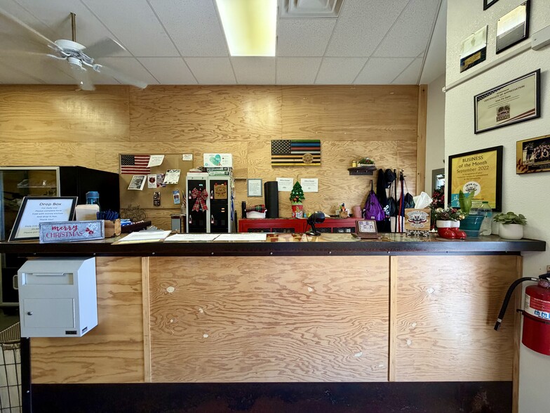 More Photos Of 213 W Hobsonway, Blythe Office Residential For Sale