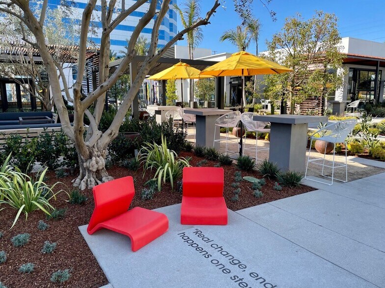 More Photos Of 990 W 190th St, Torrance Office For Lease
