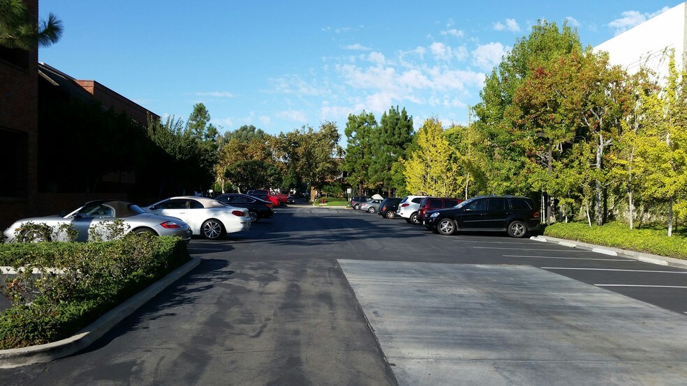 More Photos Of 1101-1111 Quail St, Newport Beach Office For Lease