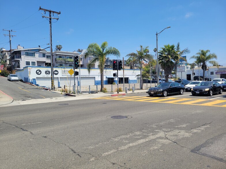 More Photos Of 700 Pacific Coast Hwy, Hermosa Beach Auto Repair For Lease
