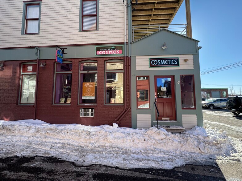 Primary Photo Of 433 Thames St, Newport Storefront Retail Residential For Lease