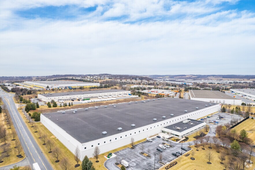 More Photos Of 400 Boulder Dr, Breinigsville Distribution For Lease