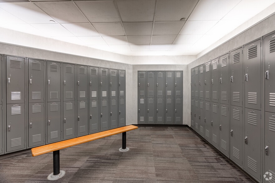 More Photos Of 200 Summit Lake Dr, Valhalla Office For Lease