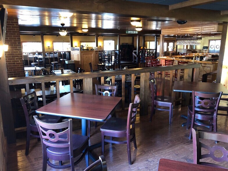 More Photos Of 9638 W National Ave, West Allis Restaurant For Lease