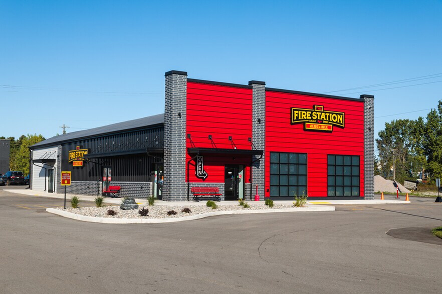 Primary Photo Of 3101 10th St, Menominee Freestanding For Sale